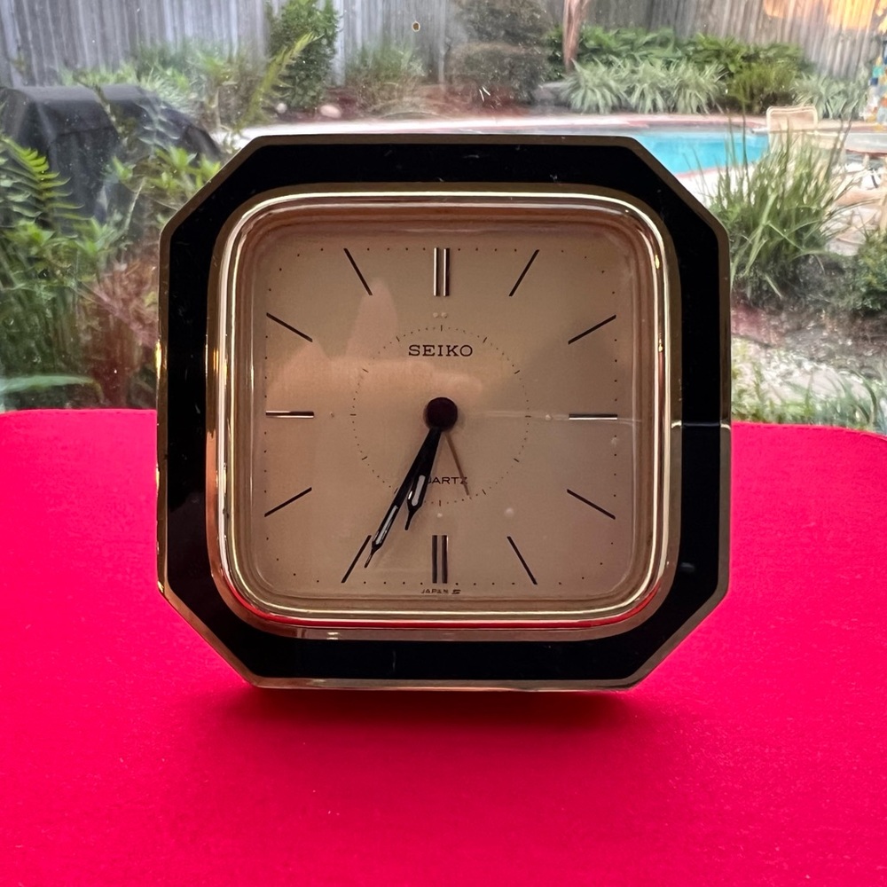 SEIKO VINTAGE TRAVEL ALARM CLOCK Circa 1980 In Excellent Condition